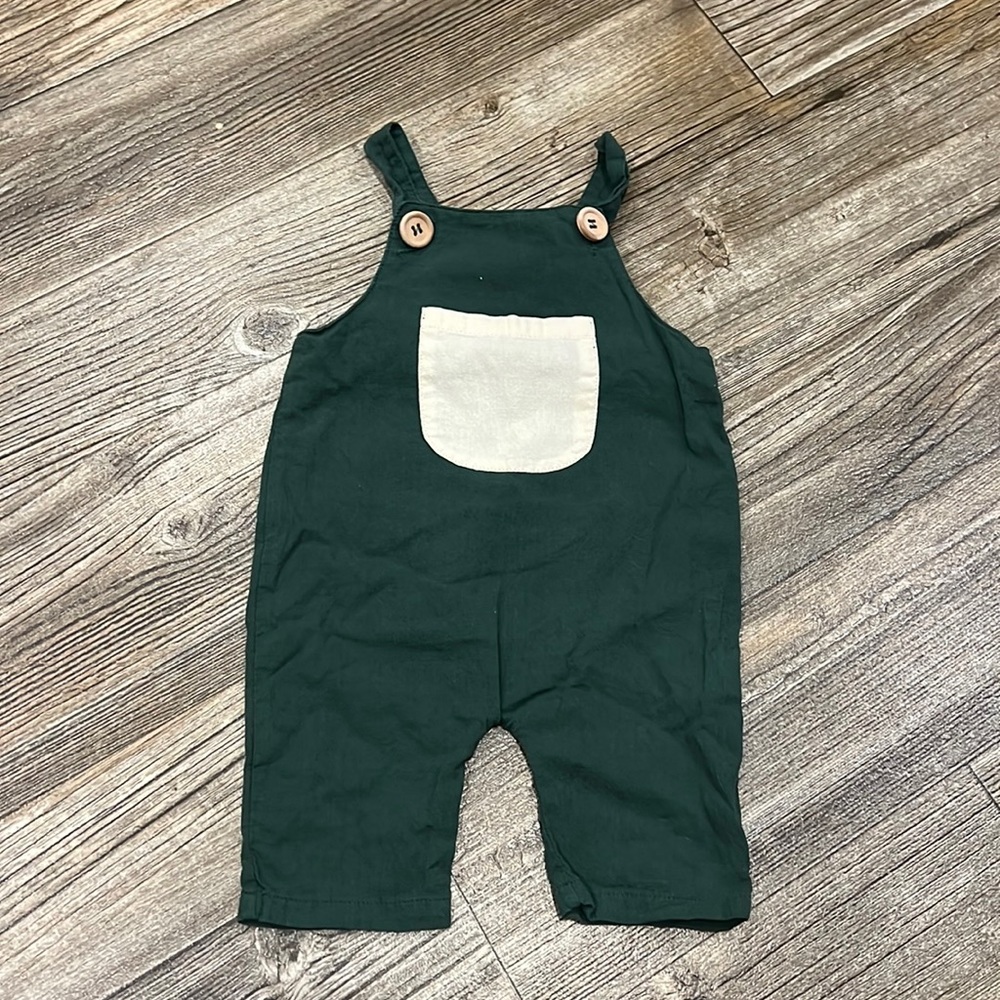 Green cute overalls 3-6 month